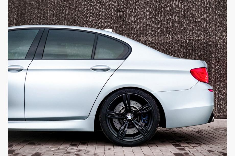 BMW 5 Series F10/F11 2010–2016 Zestaw body kit z błotnikami V1 (M5 Power) Zdjęcia 12