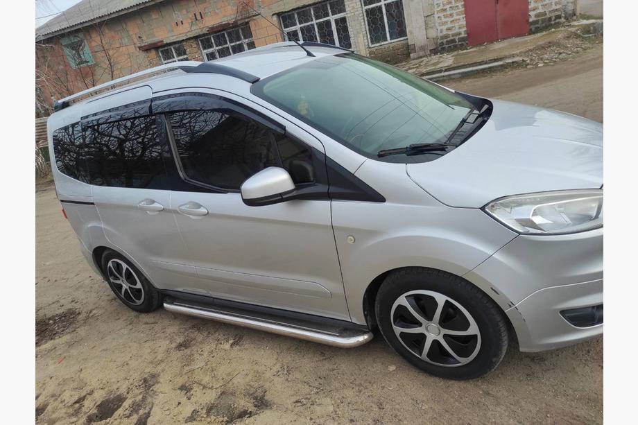 Ford Courier 2014-2023 Progi Boczné Premium (2 szt., Stal Nierdzewna) Image