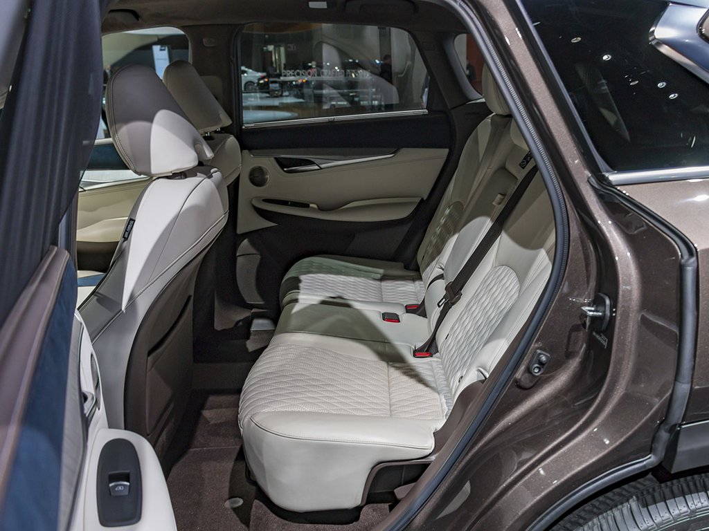 Premiowy crossover Infiniti QX50