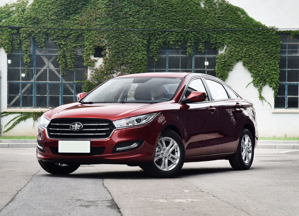 Przegląd sedan FAW Besturn B50 drugiej generacji