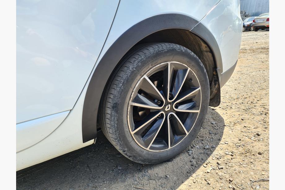 Renault Megane III 2009-2016 Poszerzenia nadkoli (8 szt, czarne) Zdjęcia 10