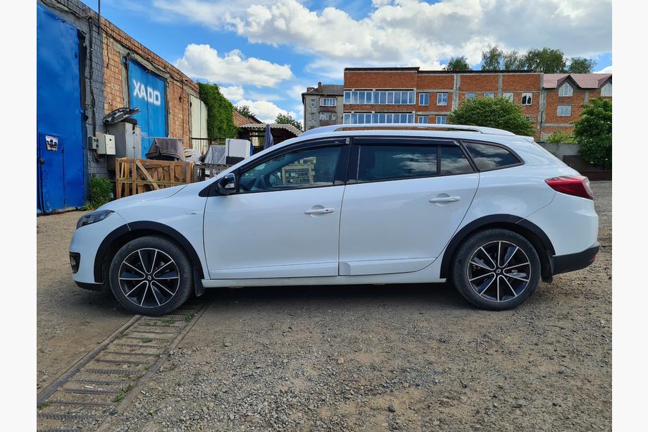 Renault Megane III 2009-2016 Poszerzenia nadkoli (8 szt, czarne) Zdjęcia 3