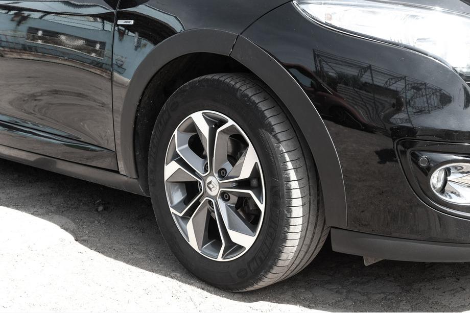 Renault Megane III 2009-2016 Poszerzenia nadkoli (8 szt, czarne) Zdjęcia 5
