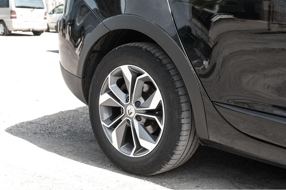 Renault Megane III 2009-2016 Poszerzenia nadkoli (8 szt, czarne) Zdjęcia 8