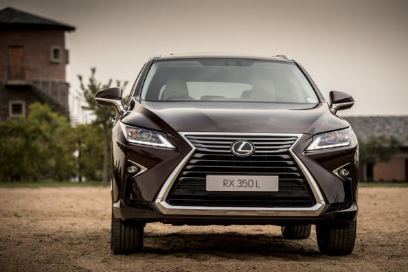 Przegląd długim modelu zwrotnicy Lexus RX 350L