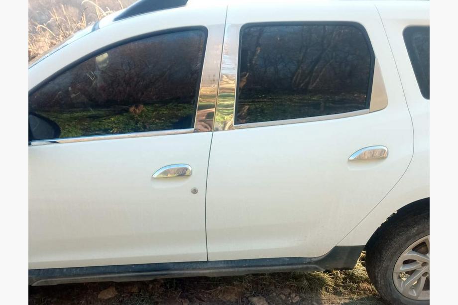 Dacia Duster 2018-2024 Nakładki na Klamek Chromowane (4 szt., Stal Nierdzewna) Image