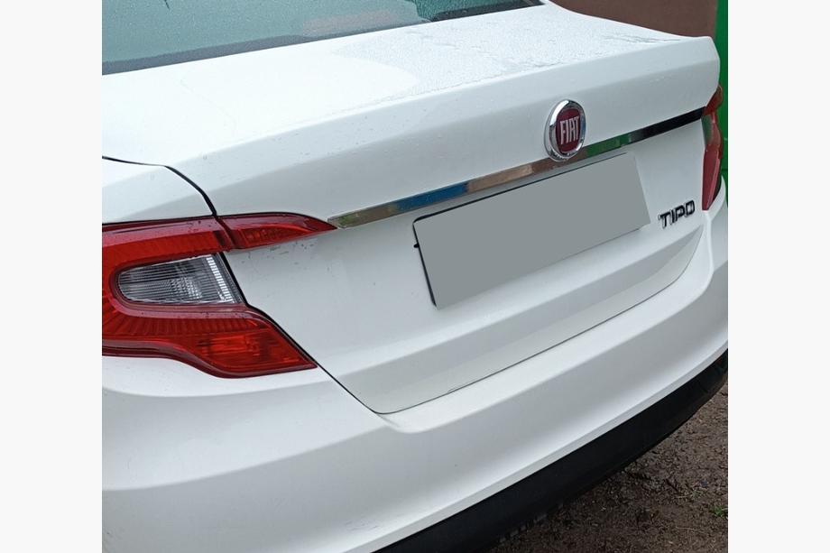 Fiat Tipo 2016- Listwa chromowana nad tablicą rejestracyjną (stal nierdzewna) Sedan (Chrom) Image