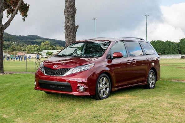 Przegląd minivan Toyota Sienna