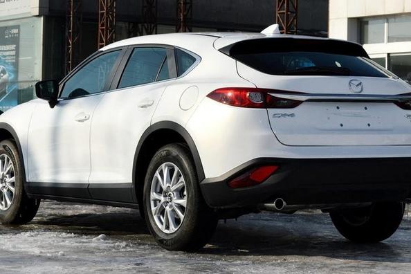 Kompaktowy suv Mazda CX-4 Zdjęcie 5