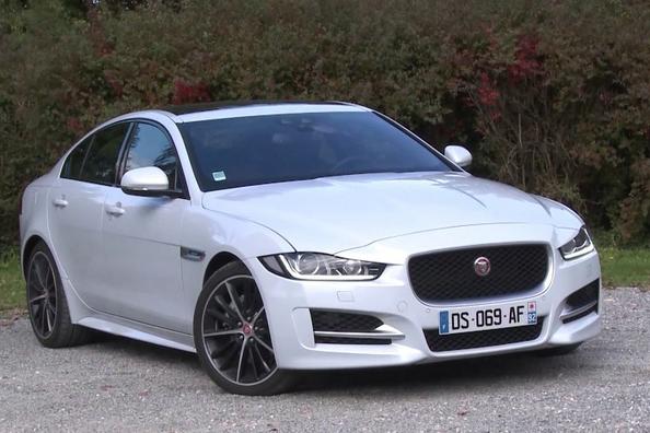 Przegląd sedan Jaguar XE Zdjęcie 8