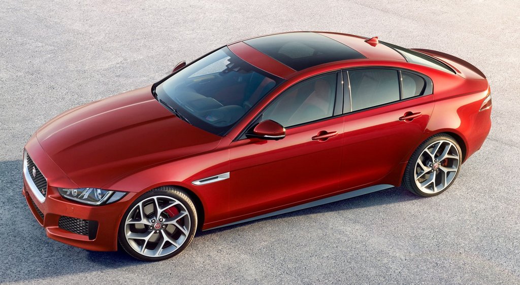 Przegląd sedan Jaguar XE