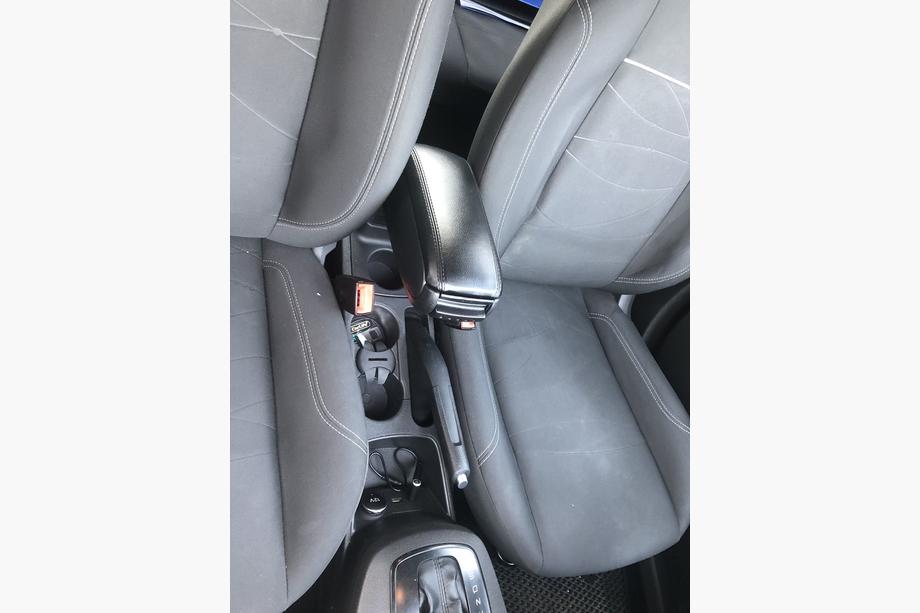 Ford Fiesta 2008-2017 Podłokietnik Zdjęcia 3