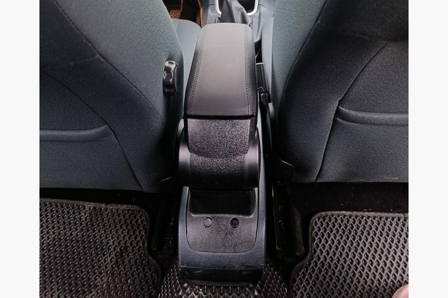 Ford Fiesta 2008-2017 Podłokietnik Zdjęcia 2