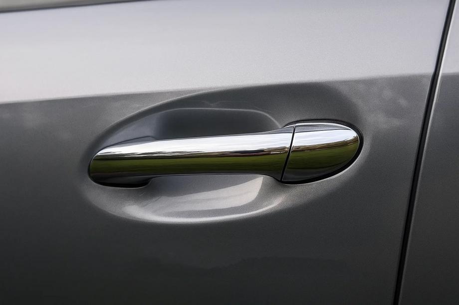Mercedes ML W164 2005-2011 Chromowane Nakładki na Klamek Drzwi (4 szt, Stal Nierdzewna) Image