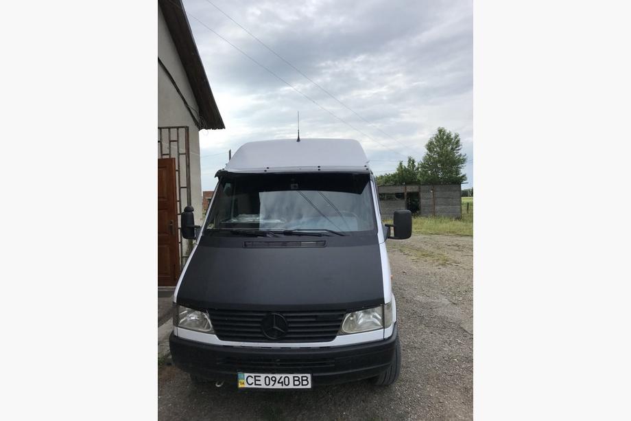 Mercedes Sprinter W901/902/903/904/905 1995–2006 Daszek na przednia szybe (czarny polysk, 5mm) Zdjęcia 9