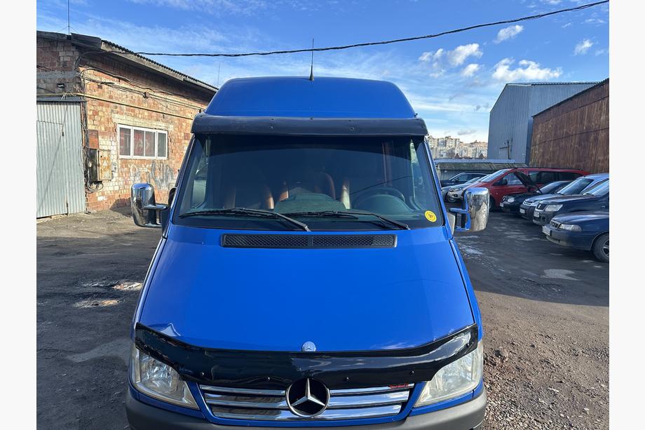 Mercedes Sprinter W901/902/903/904/905 1995–2006 Daszek na przednia szybe (czarny polysk, 5mm) Zdjęcia 8