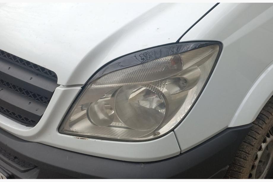 Mercedes Sprinter W906 2006–2018 Brewki na Reflektory Proste (czarne, ABS, 2006-2013) Image