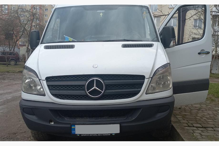 Mercedes Sprinter W906 2006–2018 Brewki na Reflektory Proste (czarne, ABS, 2006-2013) Zdjęcia 4