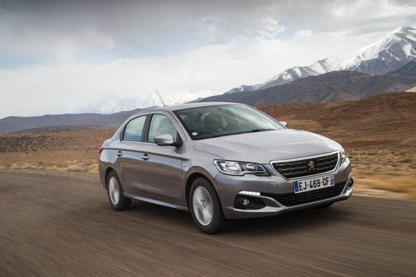 Przegląd zaktualizowanego sedan Peugeot 301