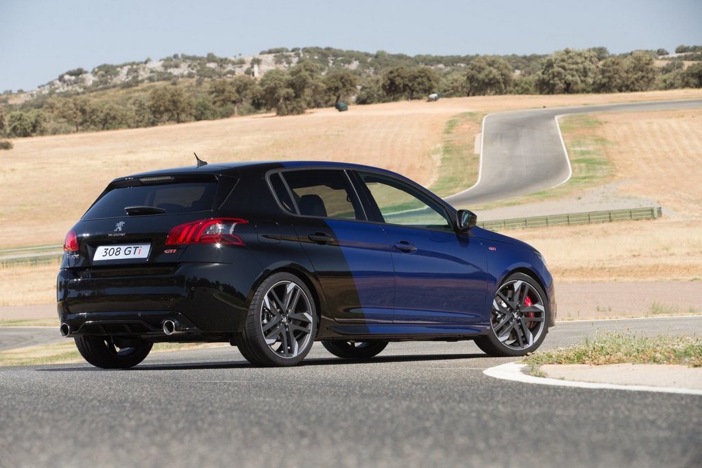 Przegląd naładowana hatchback Peugeot 308 GTi