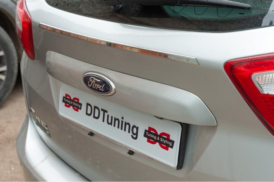 Ford C-Max/Grand C-Max 2010-2019 Listwa chromowana nad tablicą rejestracyjną OmsaLine (stal nierdzewna) Image