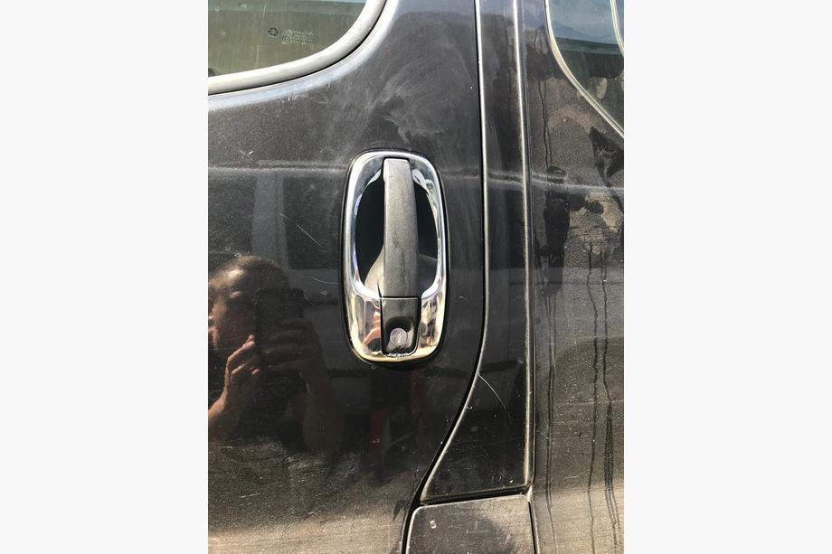 Opel Vivaro 2001–2015 Obwódki klamek (4 szt, stal nierdzewna) Zdjęcia 7
