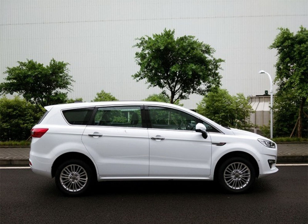Przegląd minivana Lifan M7