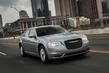 Przegląd sedan Chrysler 300 drugiej generacji zdjęcia 3