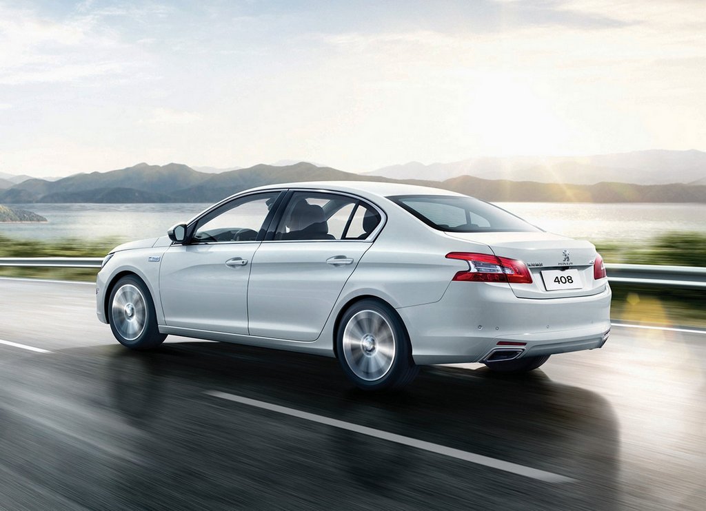 Przegląd budżetu sedan Peugeot 408