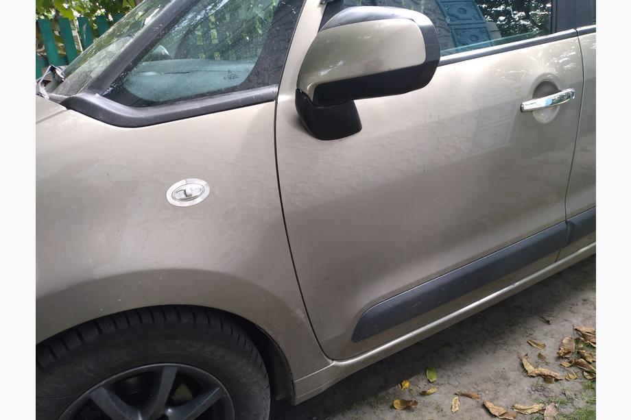 Citroen C-3 Picasso 2010-2017 Obwódka kierunkowskazu Carmos (2 szt., stal nierdzewna) Image