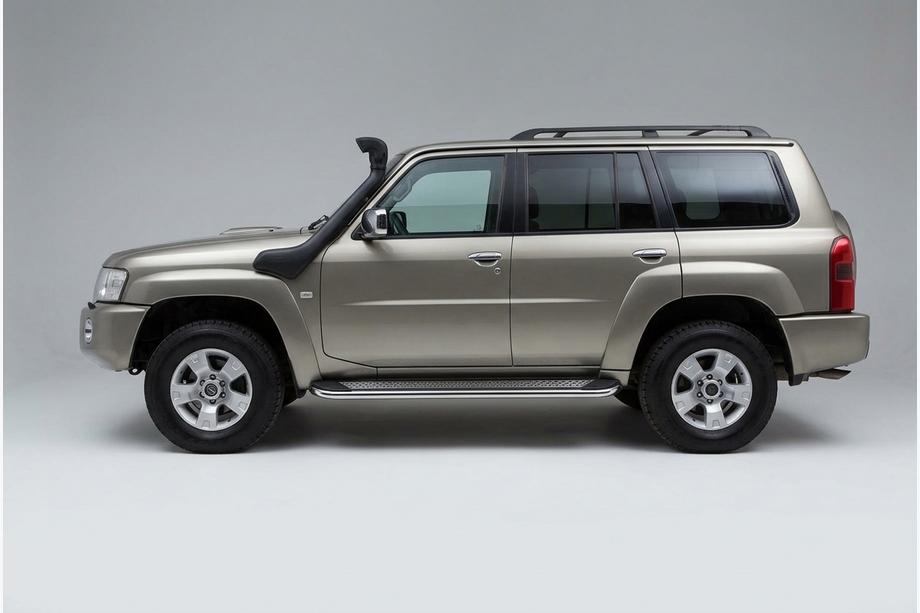 Nissan Patrol Y61 1997-2011 Progi Boczne Maydos V2 (2 szt., Aluminium i Stal Nierdzewna) Image