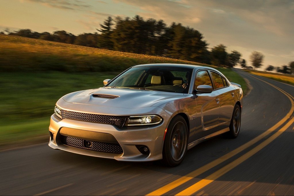Sportowa limuzyna Dodge Charger siódmej generacji