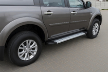 Mitsubishi Pajero Sport 2008-2015 Progi boczne typ X5 (2 szt., aluminium) zdjęcia 1