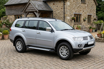 Mitsubishi Pajero Sport 2008-2015 Progi Boczne Line (2 szt., Aluminium) zdjęcia 1
