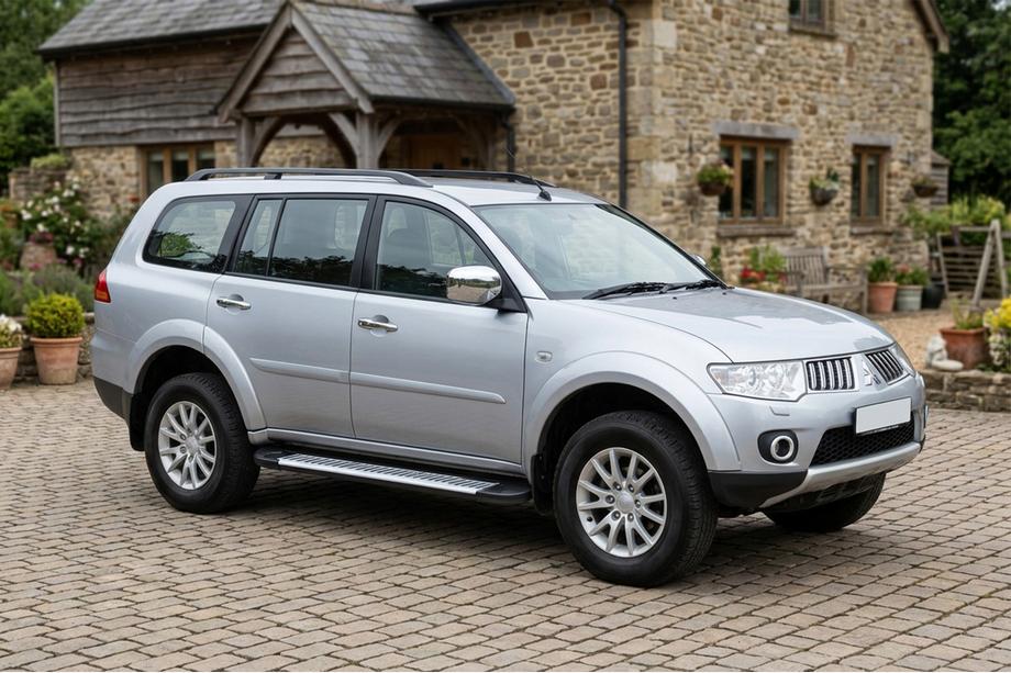 Mitsubishi Pajero Sport 2008-2015 Progi Boczne Line (2 szt., Aluminium) Image
