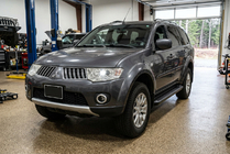 Mitsubishi Pajero Sport 2008-2015 Progi Boczné Allmond Black (2 szt., Aluminium) zdjęcia 1