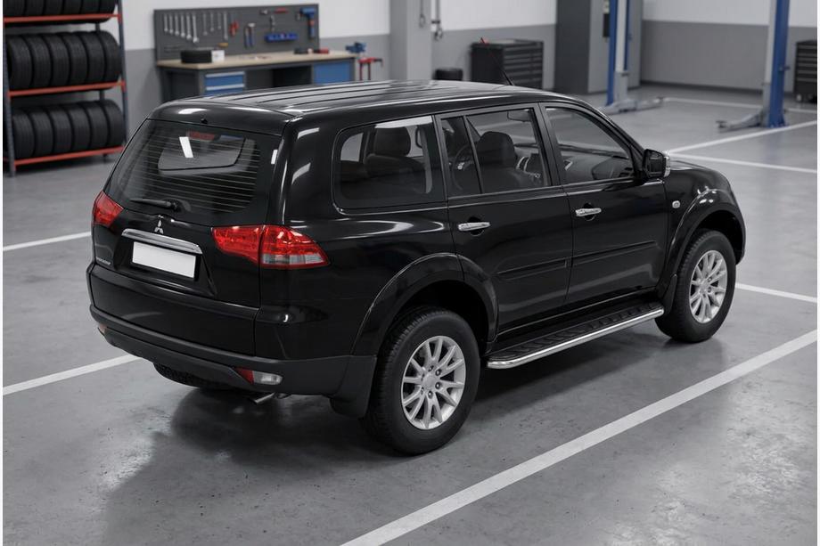 Mitsubishi Pajero Sport 2008-2015 Progi Boczne Maydos V1 (2 szt., Aluminium i Stal Nierdzewna) Image