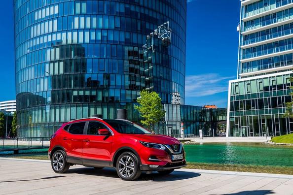 Przegląd zaktualizowanego zwrotnicy Nissan Qashqai drugiej generacji