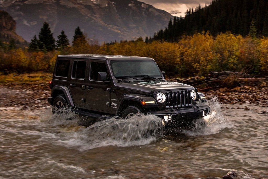 Pięciodrzwiowy suv Jeep Wrangler czwartej generacji