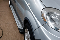 Renault Trafic 2001–2015 Progi boczne typ X5 (2 szt, aluminium) Długa Baza zdjęcia 1