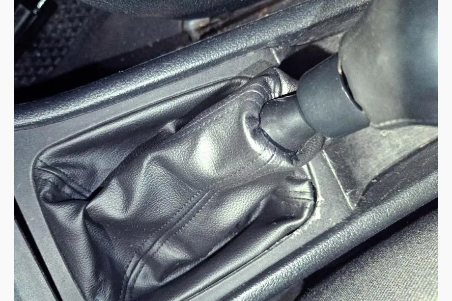 Opel Astra G classic 1998-2012 Mieszek Zmiany Biegów V1 (z Ramką) Image