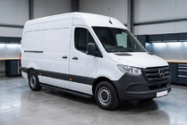 Mercedes Sprinter W907/W910 2018- Progi Boczné Bosphorus Black (2 szt., Aluminium) Średni Rozstaw Osi - Napęd Na Przednie Koła zdjęcia 1