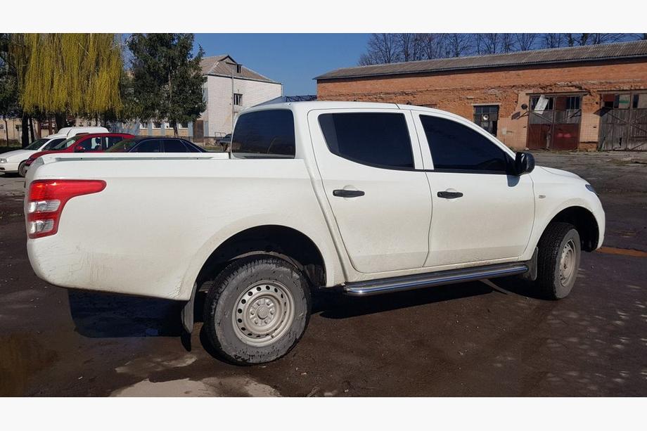 Mitsubishi L200 2015-2024 Progi Boczné Premium (2 szt., Stal Nierdzewna) Image