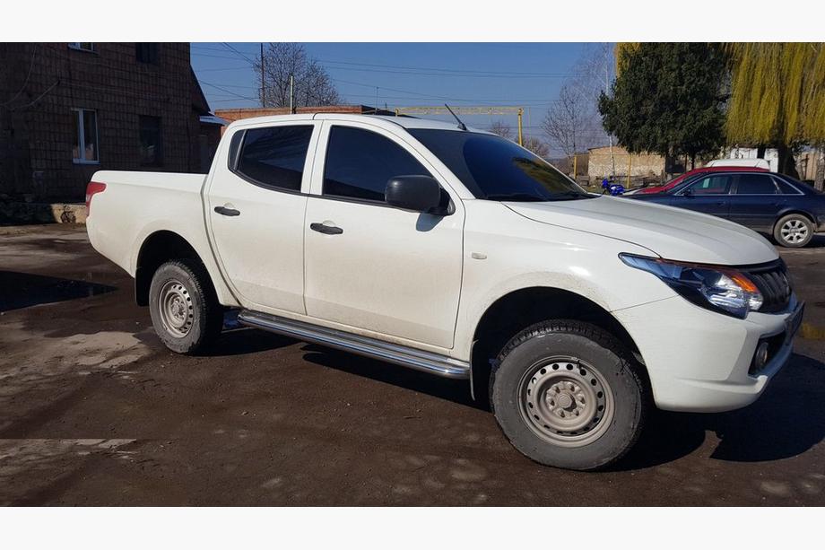 Mitsubishi L200 2015-2024 Progi Boczné Premium (2 szt., Stal Nierdzewna) Zdjęcia 4