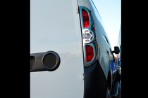 Opel Combo 2012-2018 Ramki na lampy tylne (2012-2015, 2 szt, plastik) zdjęcia 6