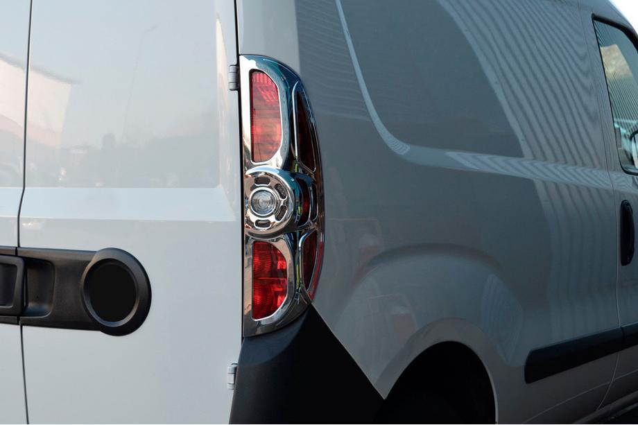 Opel Combo 2012-2018 Ramki na lampy tylne (2012-2015, 2 szt, plastik) Image