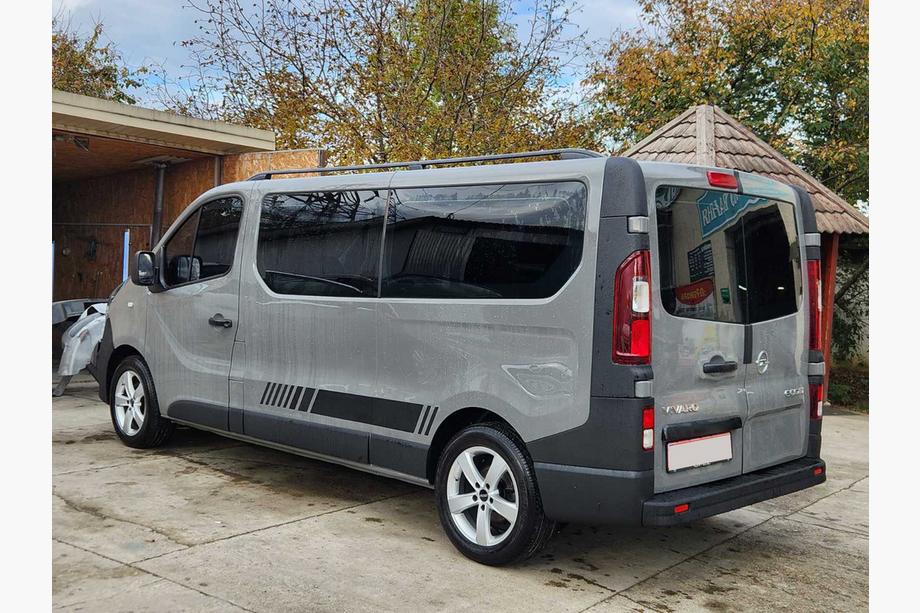 Opel Vivaro 2015-2019 Relingi dachowe Skyport (czarne) Krótki Rozstaw Osi Zdjęcia 6