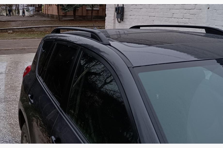 Toyota Rav 4 2006-2013 Relingi dachowe Skyport (czarne) Krótki Rozstaw Osi Zdjęcia 9