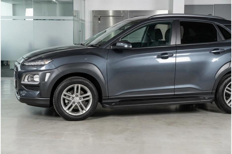 Hyundai Kona 2017-2023 Progi Boczné Allmond Black (2 szt., Aluminium) Image
