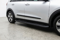 Kia Niro 2016–2021 Progi Boczné Tayga Black (2 szt., Aluminium) zdjęcia 1